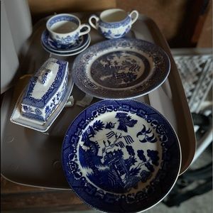 Blue willow dishes